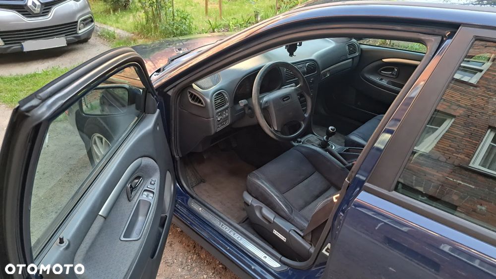 Volvo V40 1.8 - 9