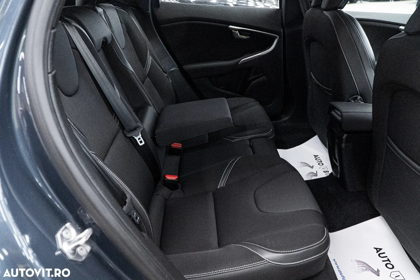 Volvo V40 D2 Aut. Momentum - 8