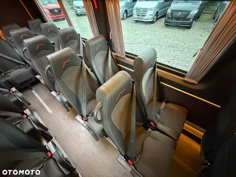 Mercedes-Benz Sprinter 517 - 23