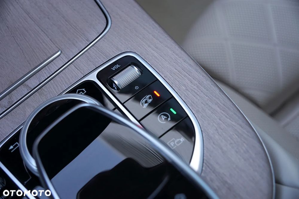 Mercedes-Benz Klasa E AMG 53 4-Matic+ 9G-TRONIC - 39