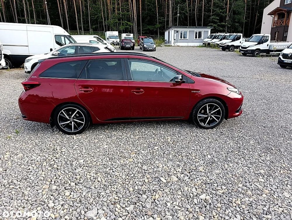 Toyota Auris Hybrid 135 Selection - 13