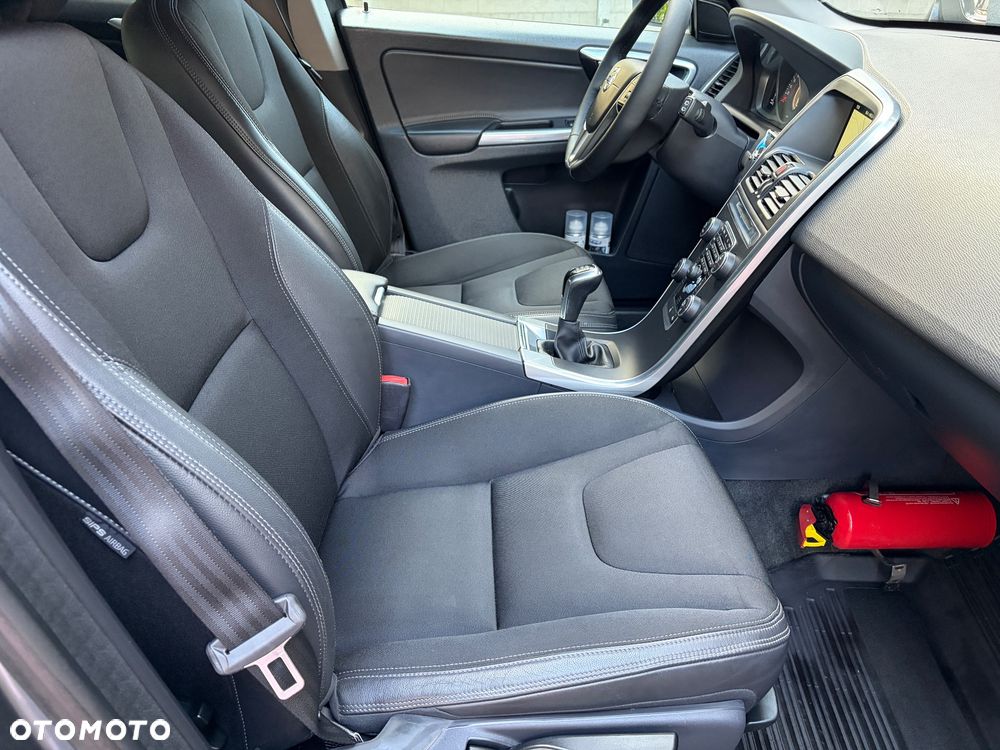 Volvo XC 60 D3 Momentum - 6
