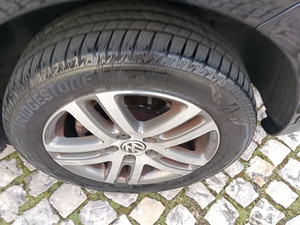 VW Touran 1.9 TDi Highline EC 7L - 26