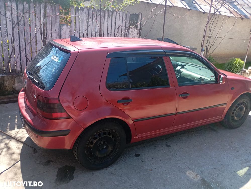 Volkswagen Golf - 1