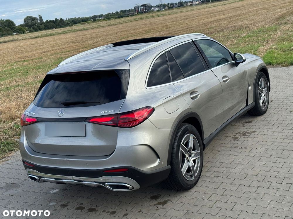 Mercedes-Benz GLC 300 4Matic 9G-TRONIC AMG Line Plus - 14