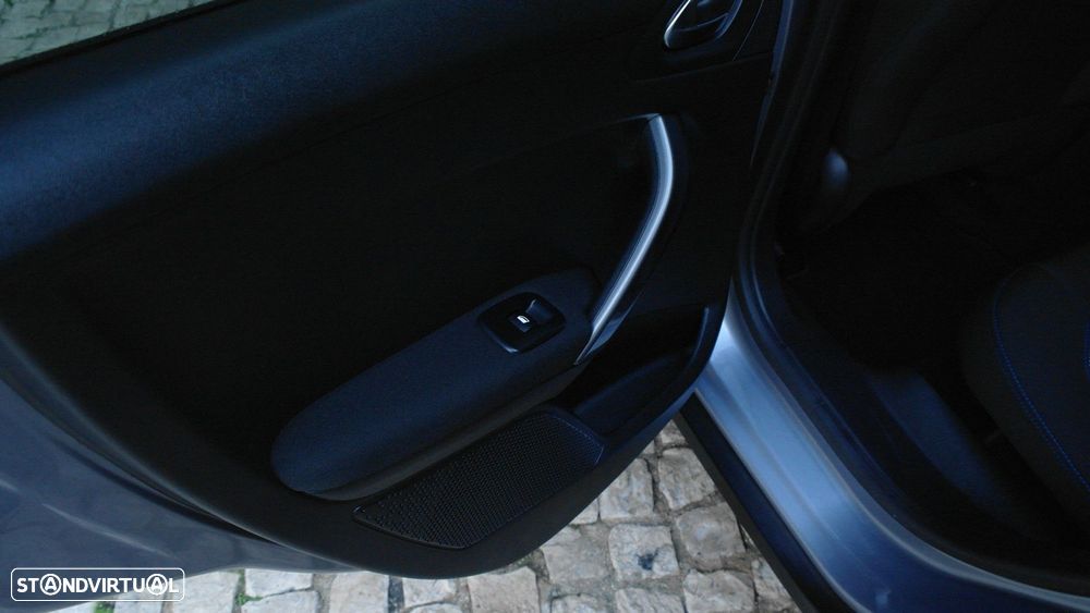 Peugeot 2008 1.2 PureTech Style - 21