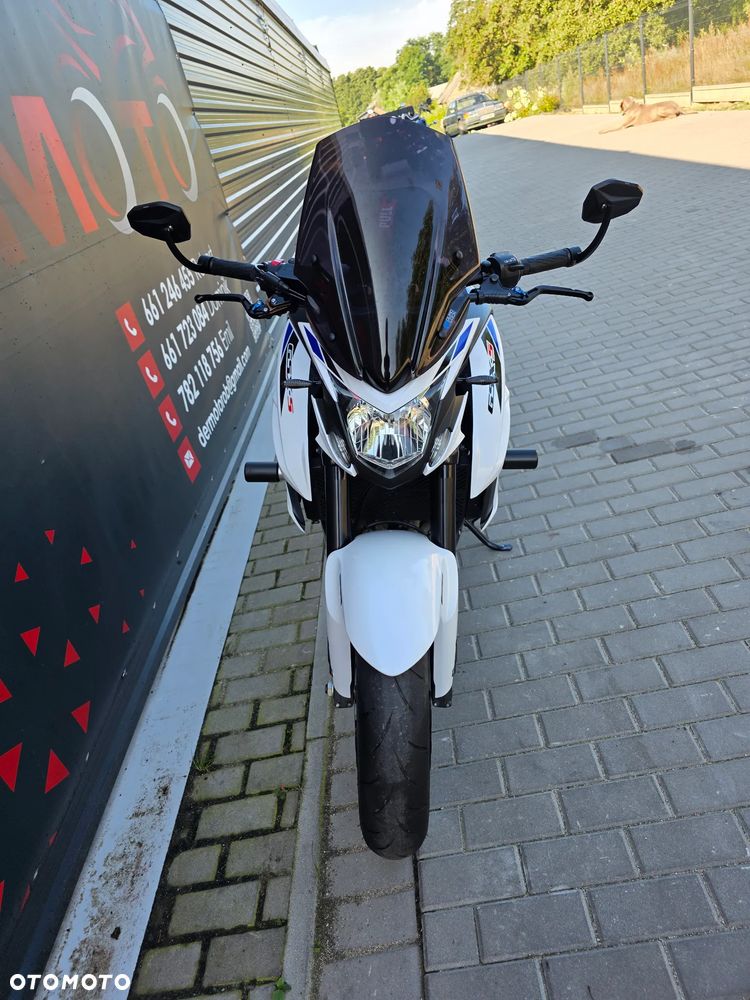 Suzuki GSX - 16