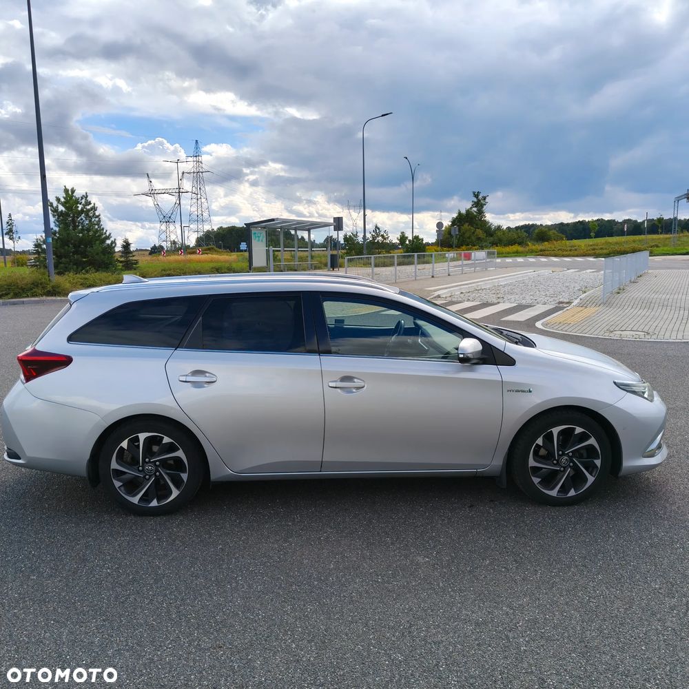 Toyota Auris Hybrid 135 Prestige - 9