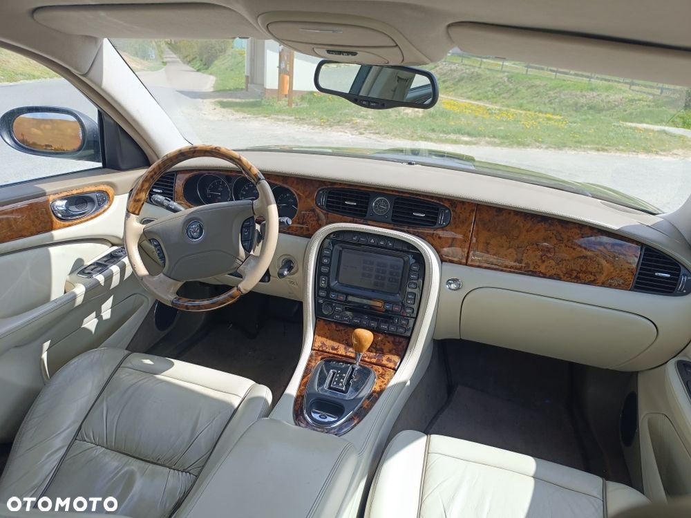 Jaguar XJ - 5