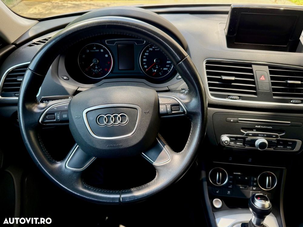 Audi Q3 1.4 TFSI Stronic Design - 12