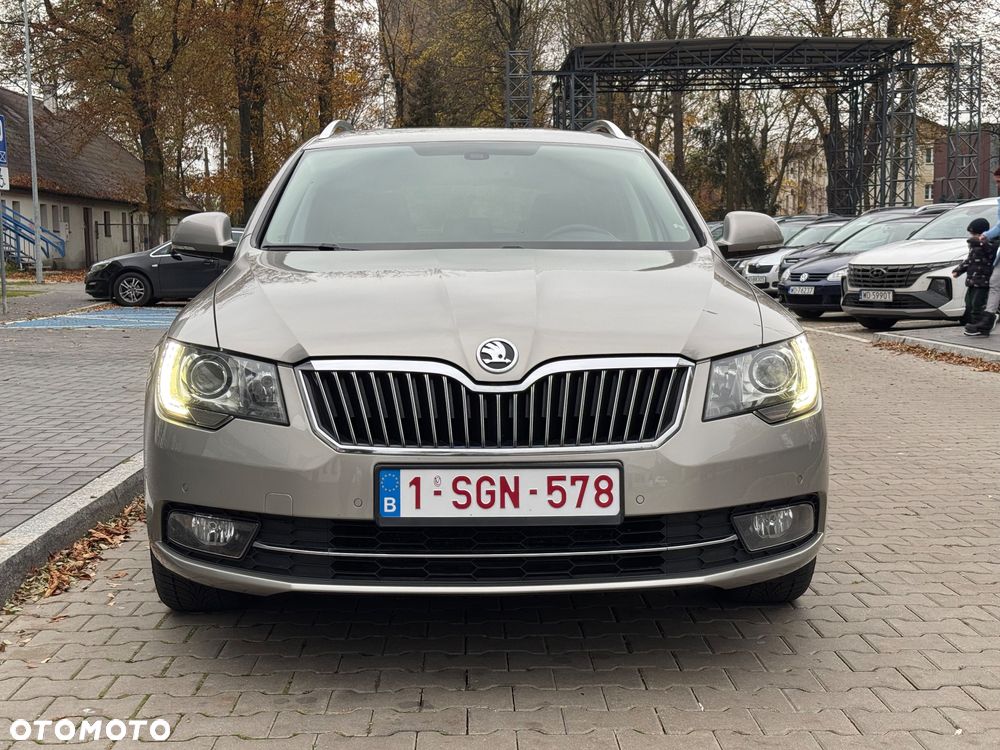 Skoda Superb 2.0 TDI Elegance DSG - 5
