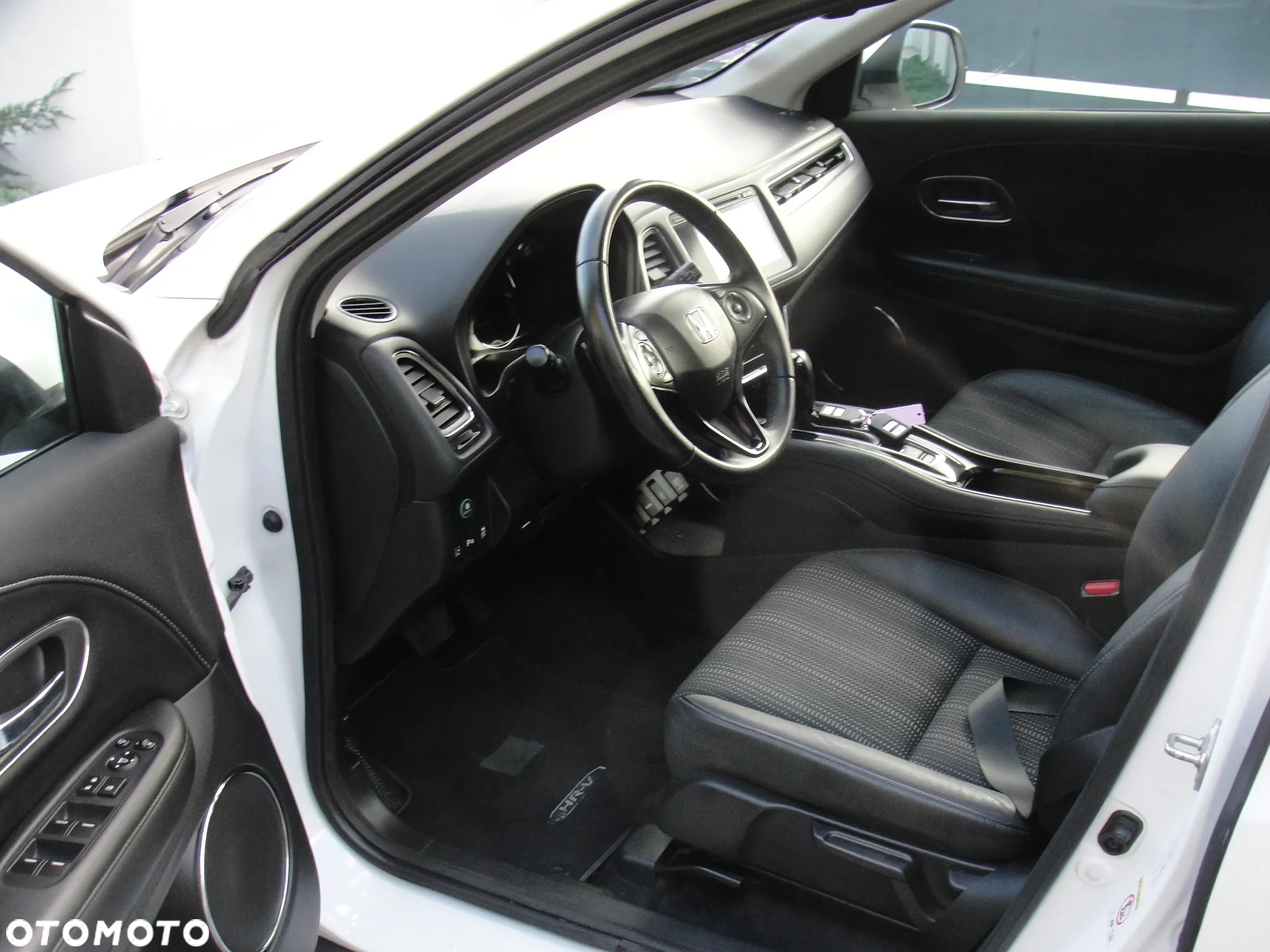 Honda HR-V 1.5 i-VTEC CVT Executive - 12