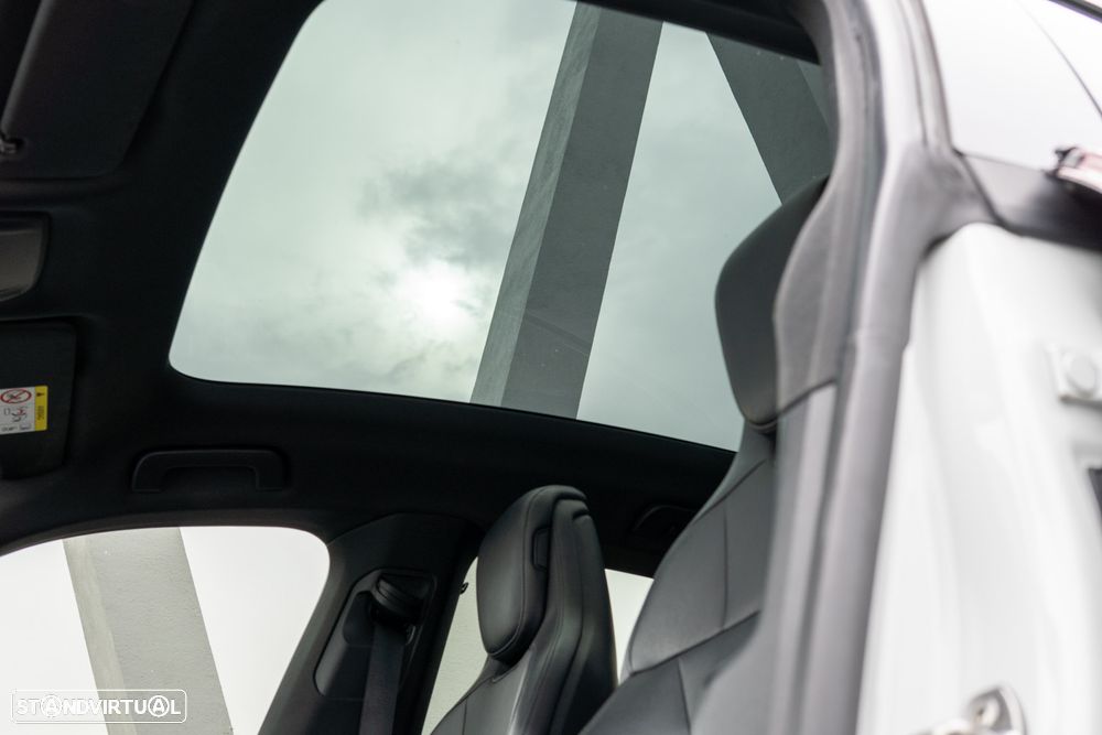 Porsche Taycan 4S - 12