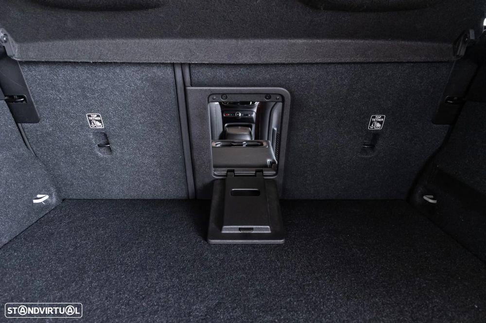 Volvo XC 40 2.0 D3 Momentum Plus Geartronic - 28