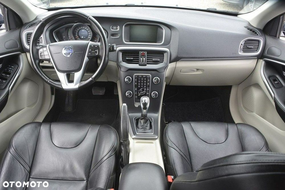 Volvo V40 D2 Powershift Momentum - 12