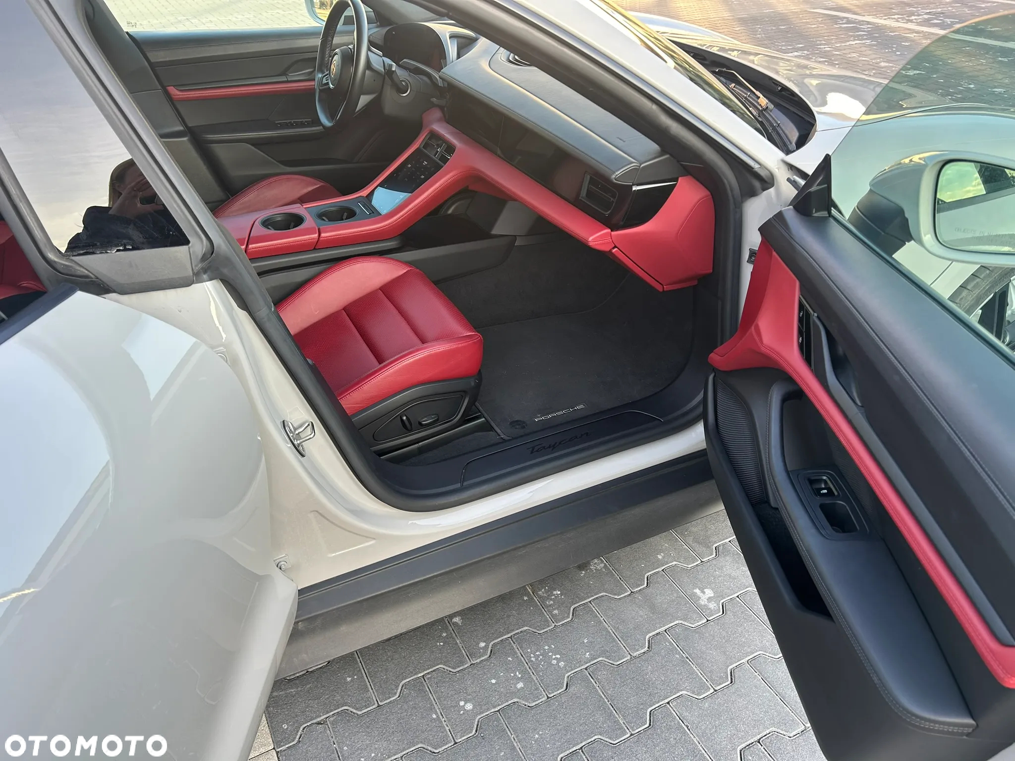 Porsche Taycan Performance Plus - 16