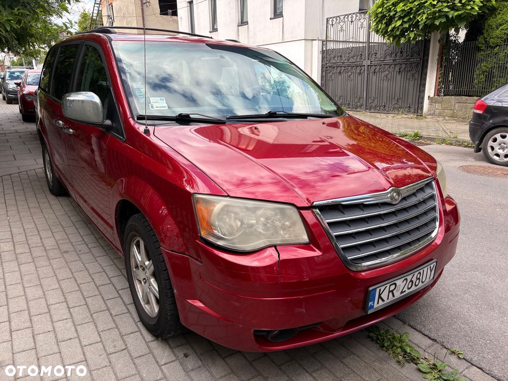 Chrysler Town & Country - 2