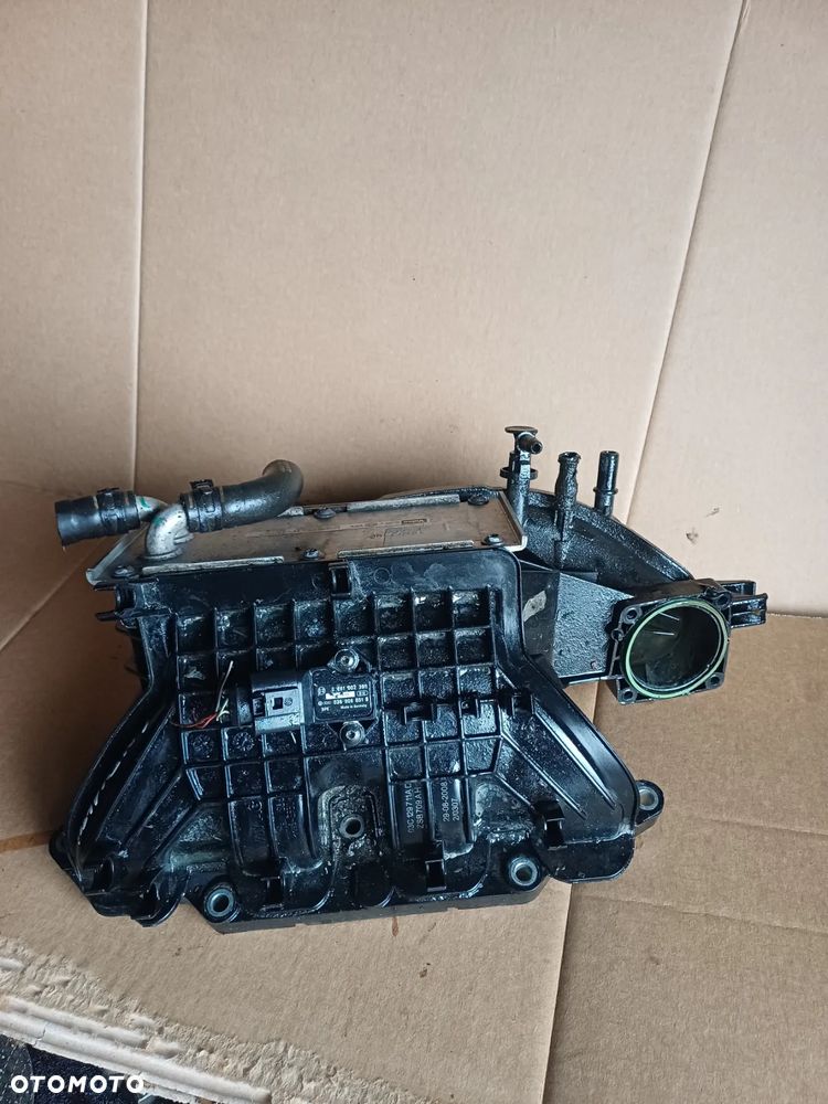 Kolektor ssący 03C129711AD Vw Golf V 5 2006r 1.4 tsi benzyna - 1