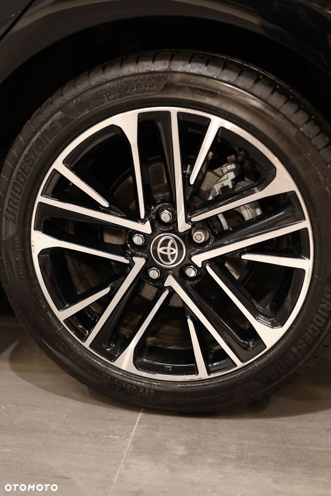 Toyota Camry - 26