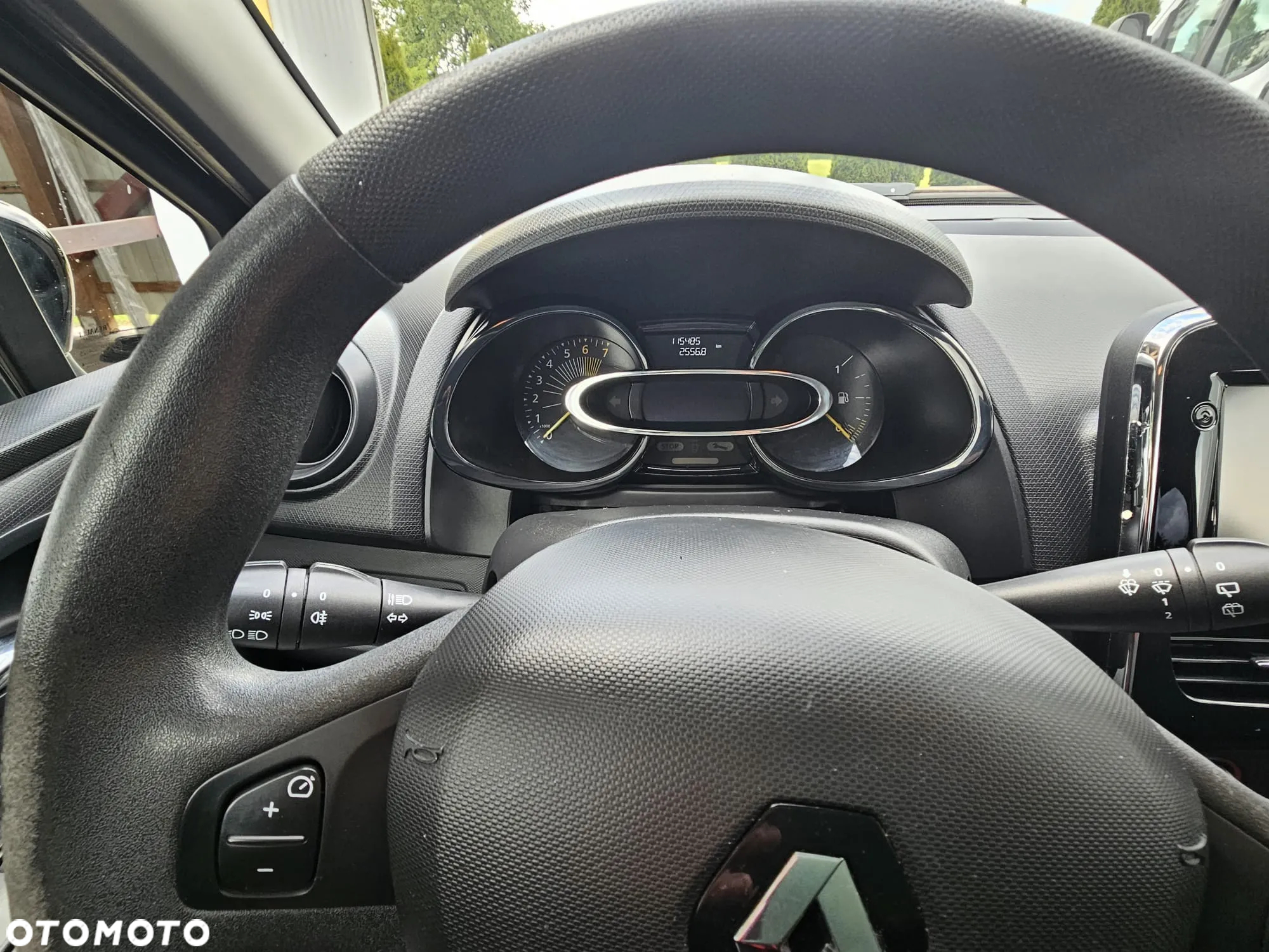 Renault Clio - 11