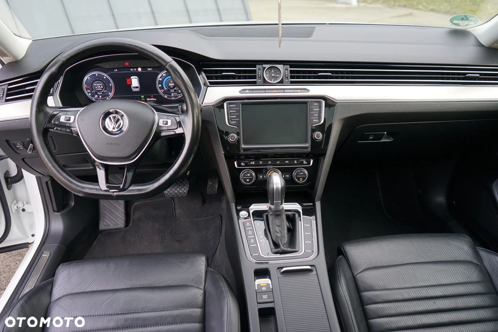 Volkswagen Passat 2.0 TDI Bi-Turbo BMT 4Mot Highline DSG - 28