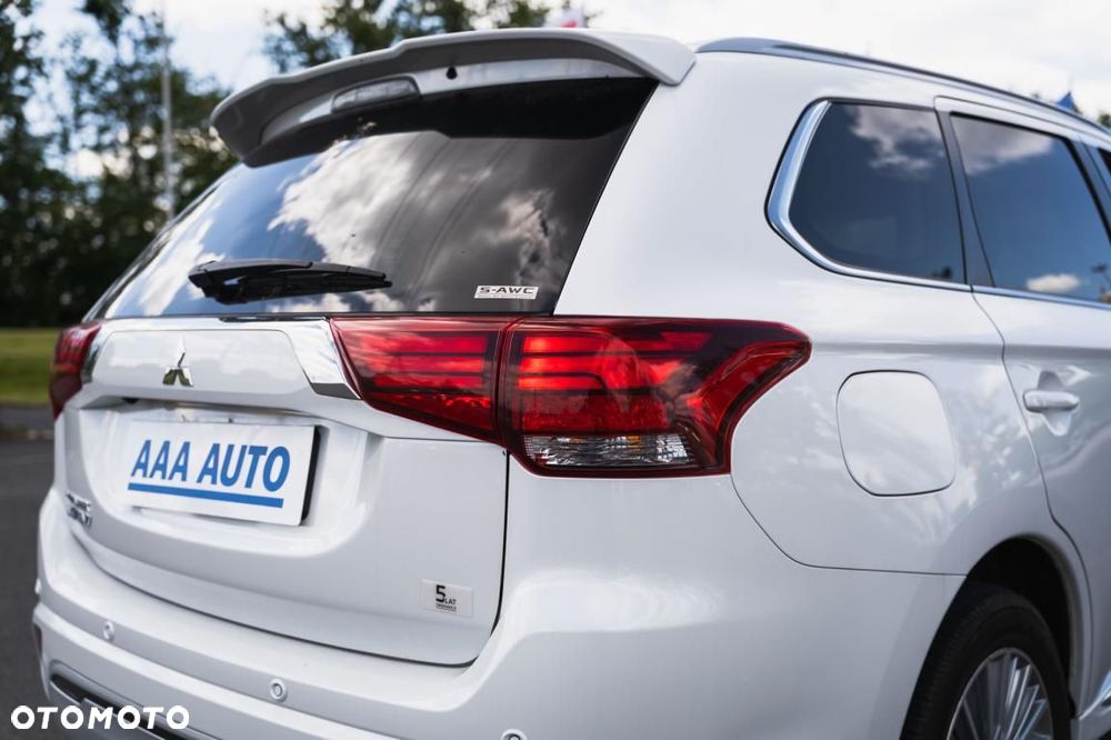 Mitsubishi Outlander - 13