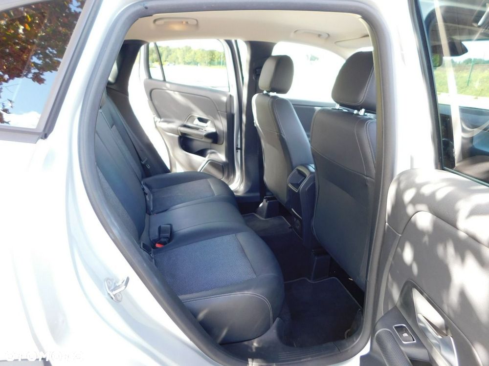 Mercedes-Benz GLA - 10