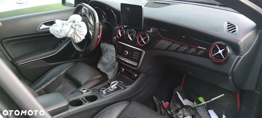 Mercedes-Benz GLA AMG 45 4-Matic - 11