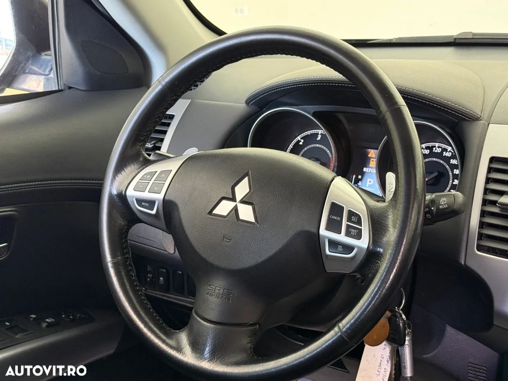 Mitsubishi Outlander 2.2 DI-D 4WD TC-SST Instyle - 16
