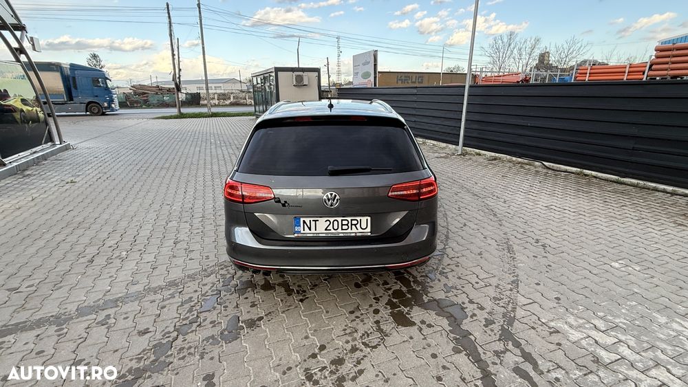 Volkswagen Passat 2.0 TDI DSG Highline - 20