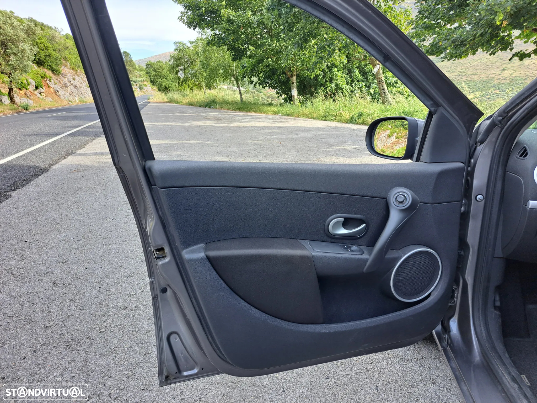 Renault Clio Break 1.2 16V Fairway - 11