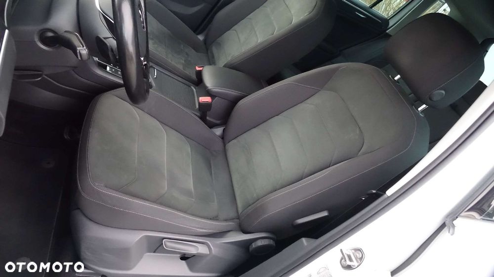 Volkswagen Tiguan - 23