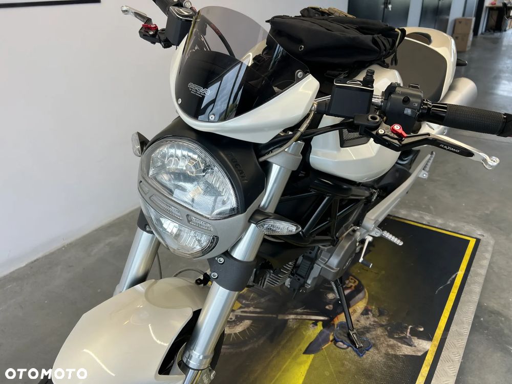 Ducati Monster - 8