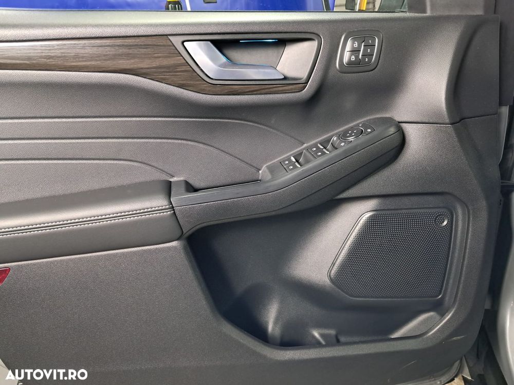 FORD Kuga 2022 — imagine 10