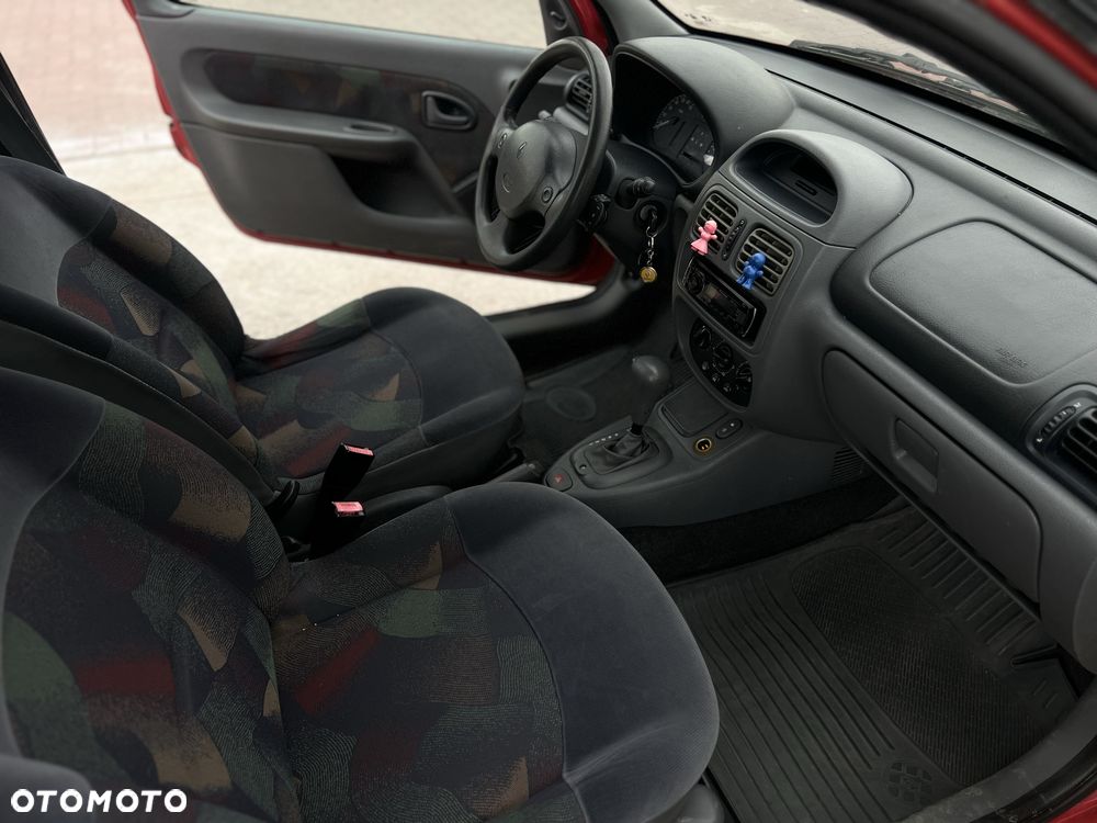 Renault Clio - 6