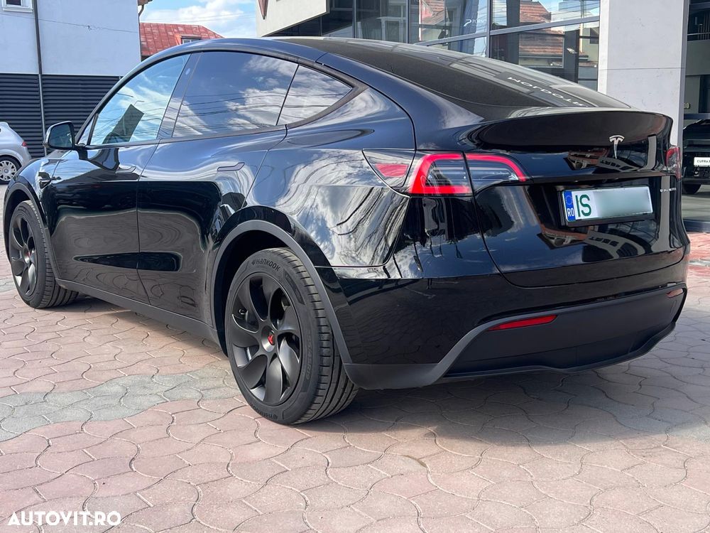 Tesla Model Y Long Range AWD - 2