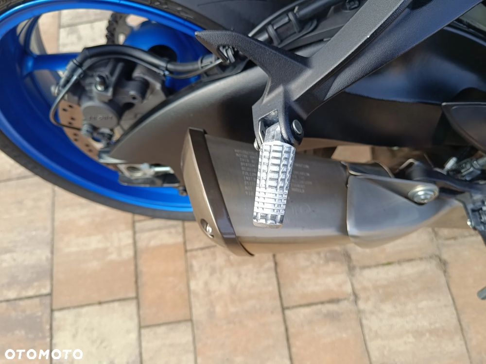 Suzuki GSX 1000 - 17