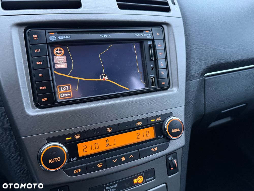 Toyota Avensis 1.8 Sol NAVI - 9