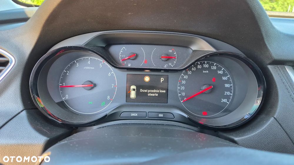 Opel Grandland X 1.2 T GPF Design&Tech S&S - 32