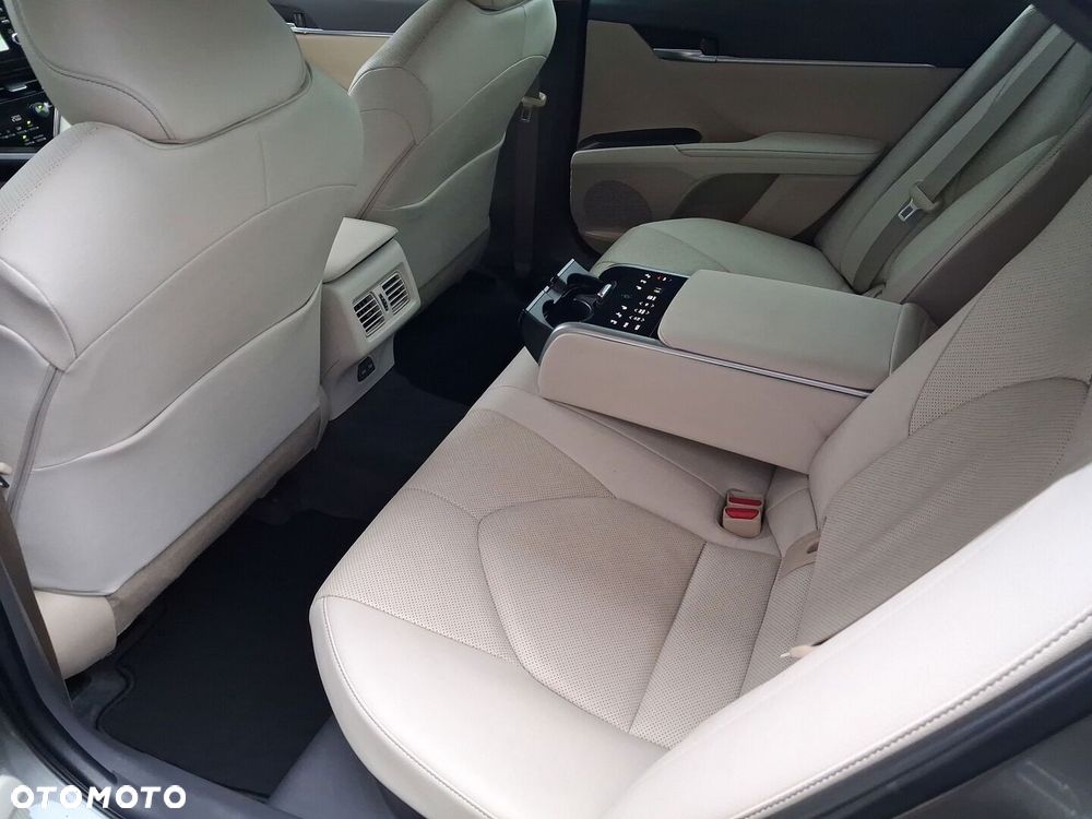 Toyota Camry 2.5 Hybrid Executive CVT - 20