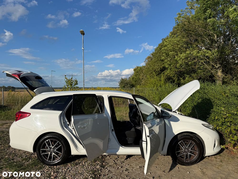 Toyota Auris 2.0 D-4D Edition - 19