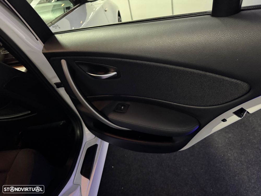 BMW 118 d xDrive Urban Line - 11