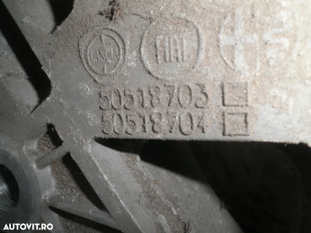 Punte spate Alfa Romeo Giulietta 2014 50518703 - 3