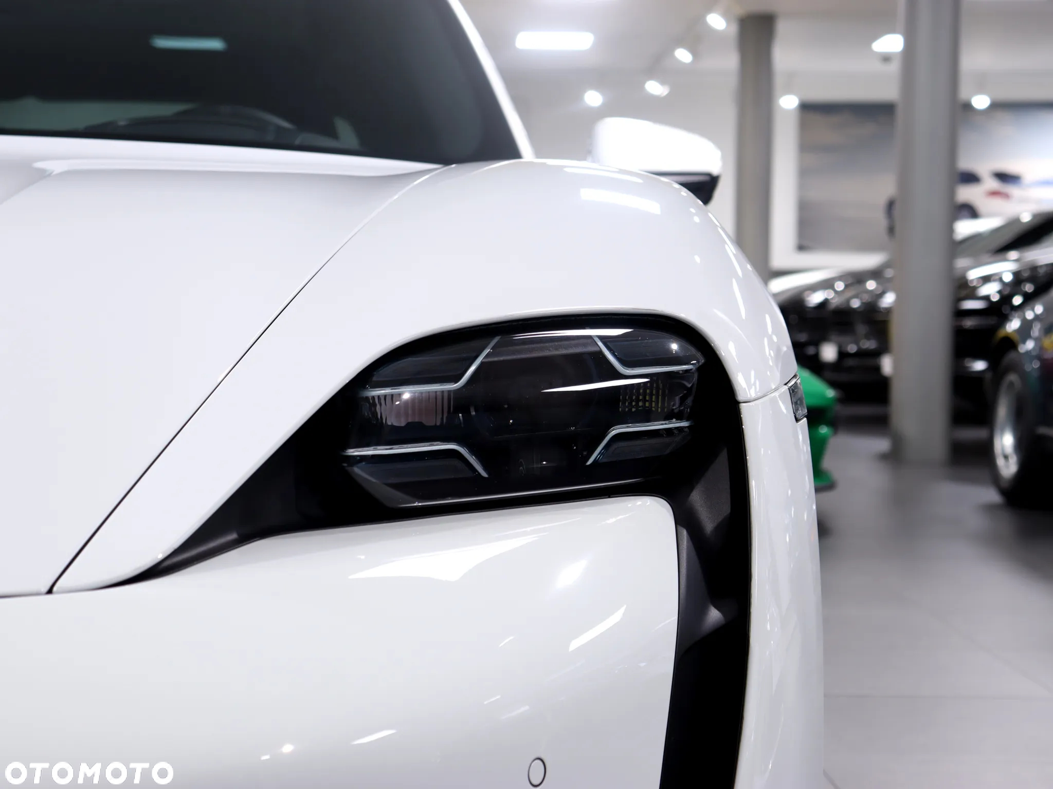 Porsche Taycan Performance Plus - 9