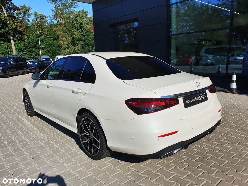 Mercedes-Benz Klasa E 300 d 4Matic 9G-TRONIC AMG Line - 5
