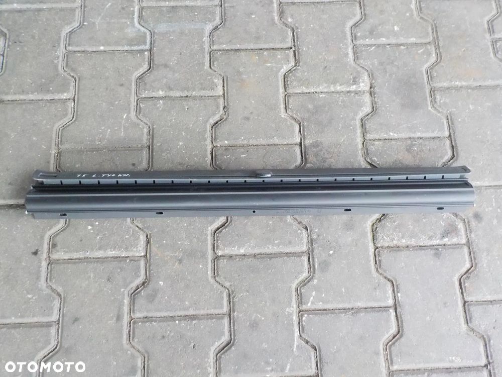 VW T5 MULTIVAN ROLETA LEWA TYŁ KRÓTKI - 1