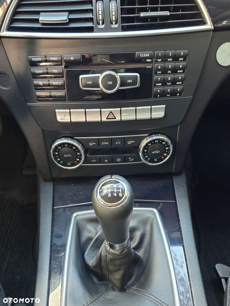 Mercedes-Benz Klasa C 180 BlueEFFICIENCY Elegance - 20