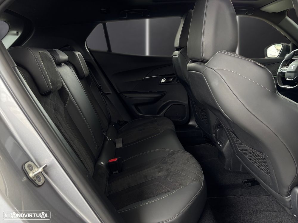 Peugeot 2008 1.2 PureTech GT EAT8 - 22