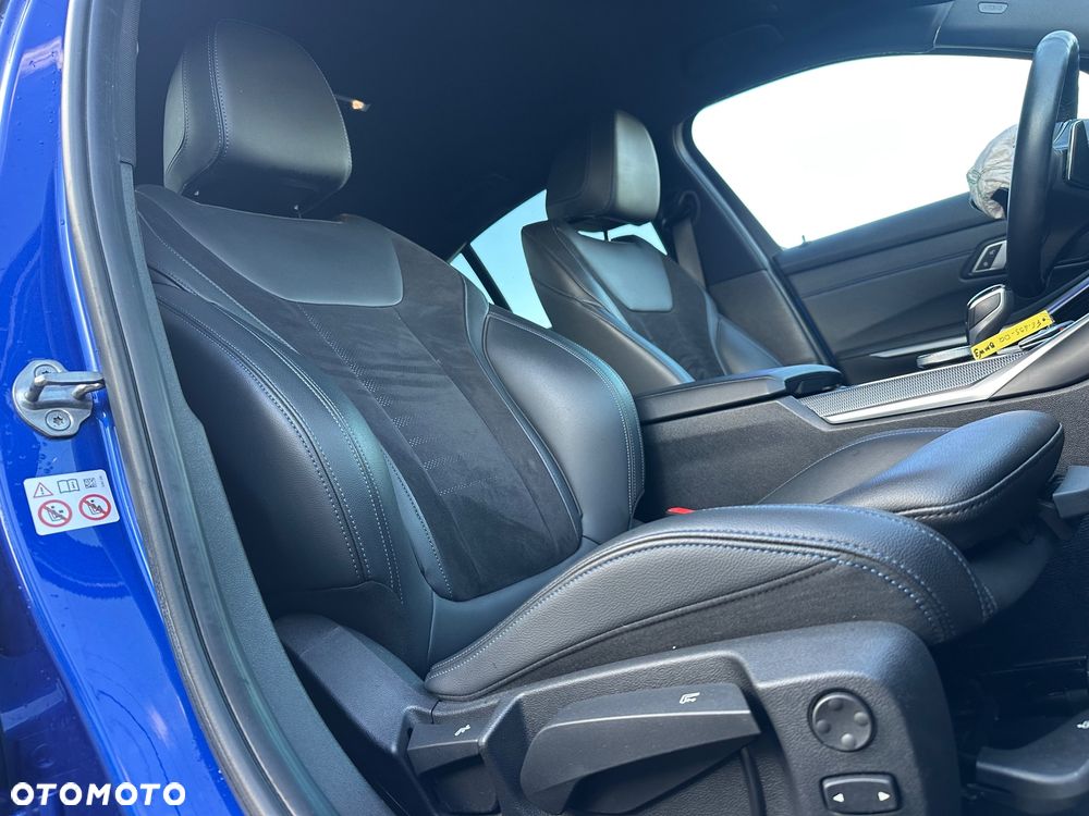 BMW Seria 3 330i M Sport - 23