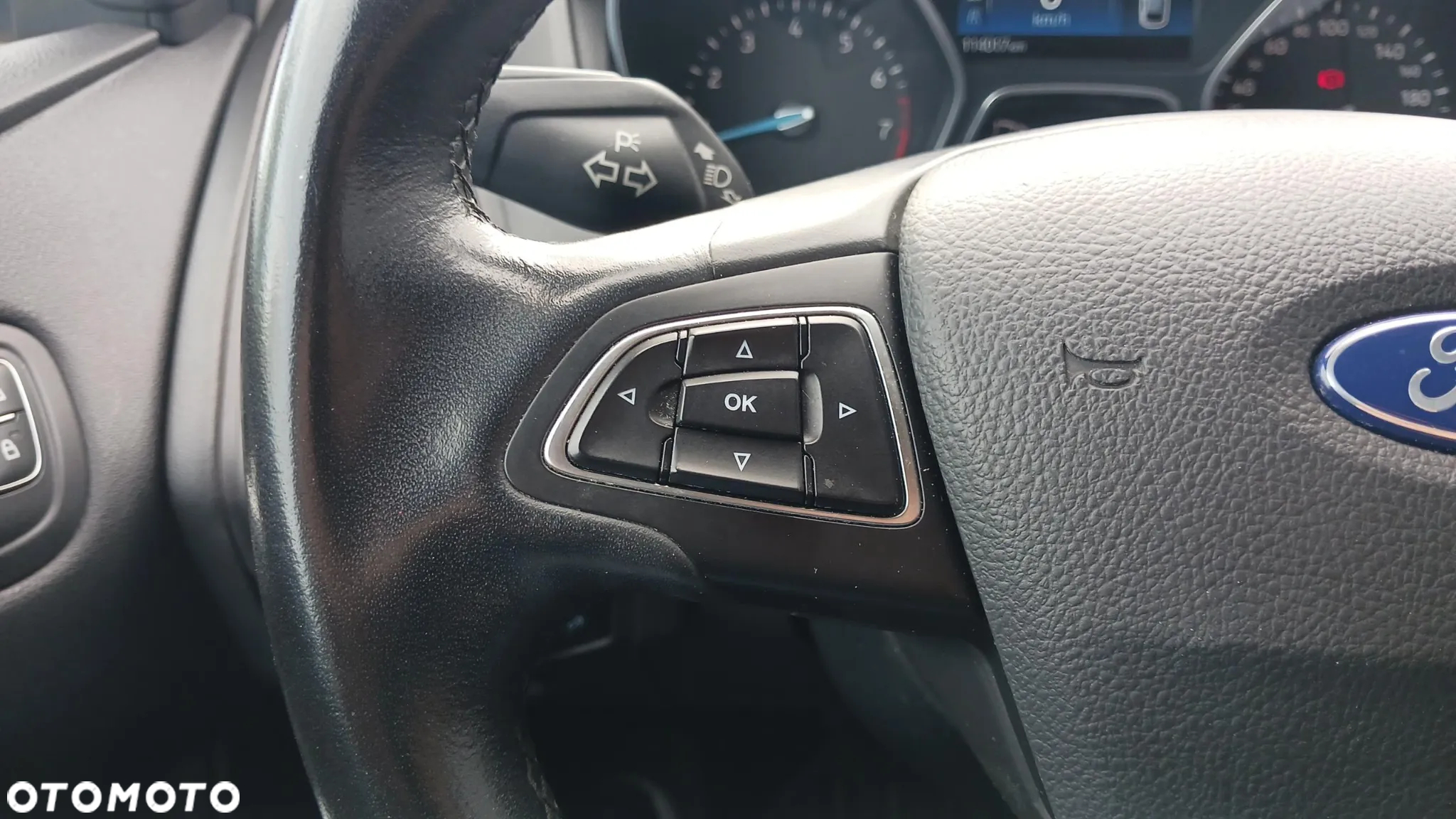 Ford Focus 1.5 EcoBoost Titanium ASS - 12
